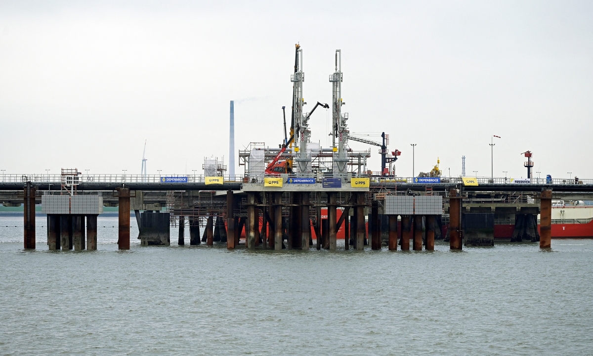 Giá khí đốt châu Âu tăng hơn 30%