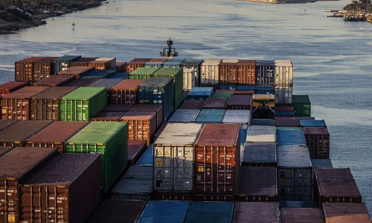 Tàu đổi hướng tránh xung đột, chi phí doanh nghiệp đội lên nhiều tầng