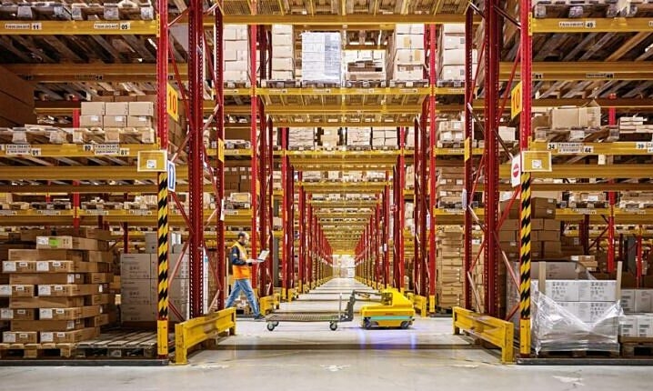 DHL triển khai nền tảng robot hóa kho hàng trên toàn cầu