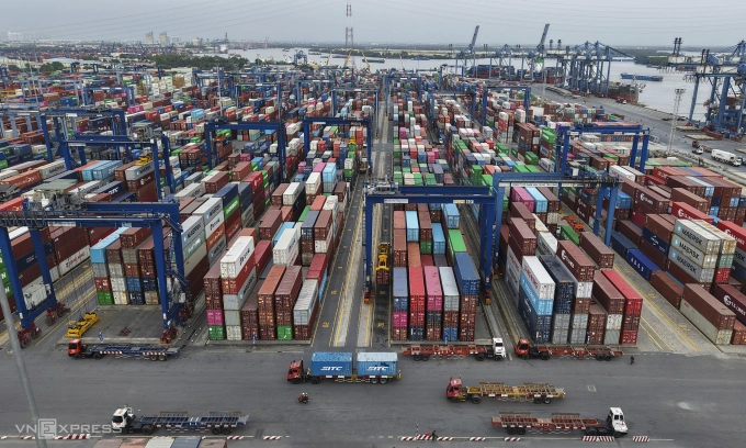 Container tại cảng Cát Lái chiều 4/2. Ảnh: Thanh Tùng