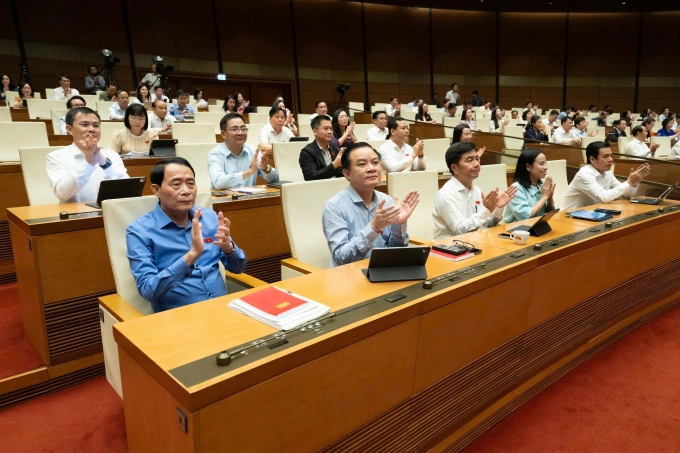 Các đại biểu Quốc hội tại phiên họp ở hội trường sáng 12/4. Ảnh: Media Quốc hội