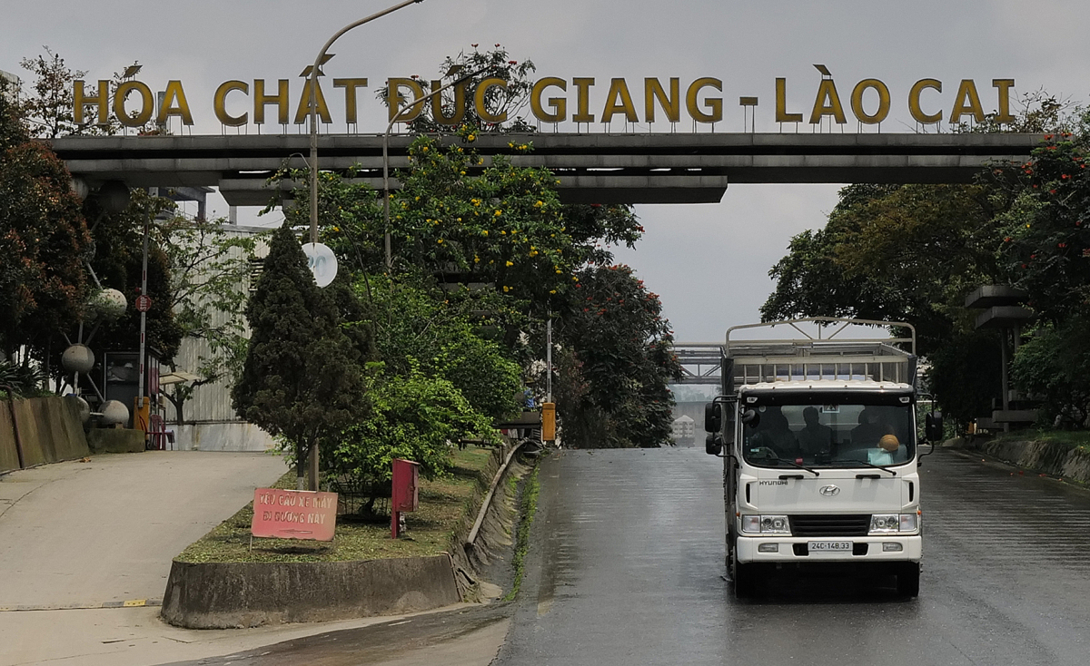 Hóa chất Đức Giang muốn miễn nhiệm chức vụ của ông Đào Hữu Huyền và con trai