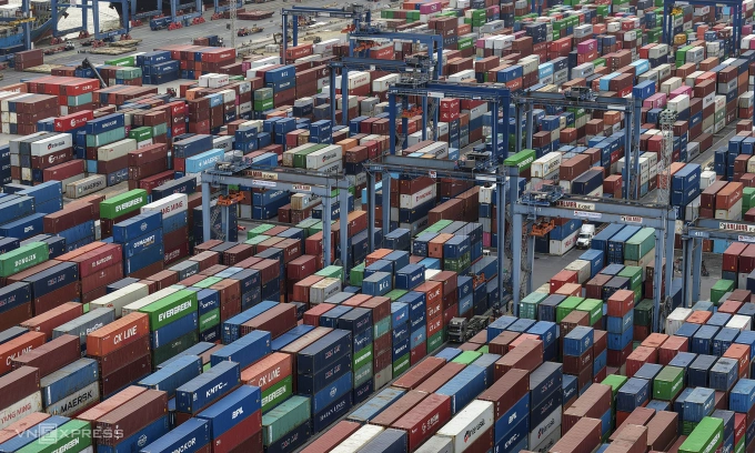Container hàng hóa tại cảng Cát Lái, TP HCM vào chiều 4/2. Ảnh: Thanh Tùng