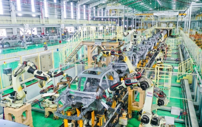 Dây chuyền hàn robot tại nhà máy Thaco Mazda, tháng 12/2025. Ảnh: Đăng Đạt
