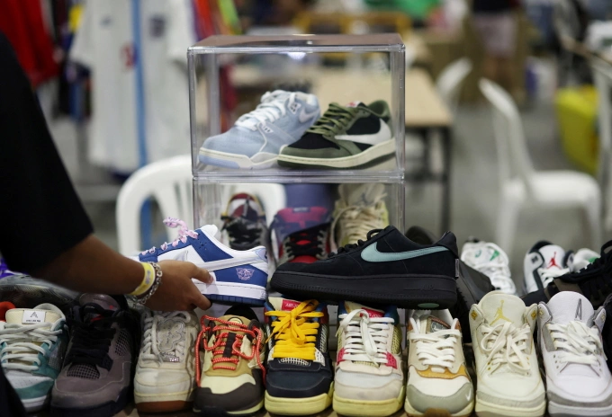 Giày Nike bày bán ở Singapore ngày 22/22025. Ảnh: Reuters