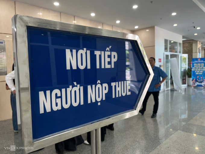 Khu vực tiếp người nộp thuế tại Thuế TP HCM. Ảnh: Phương Đông