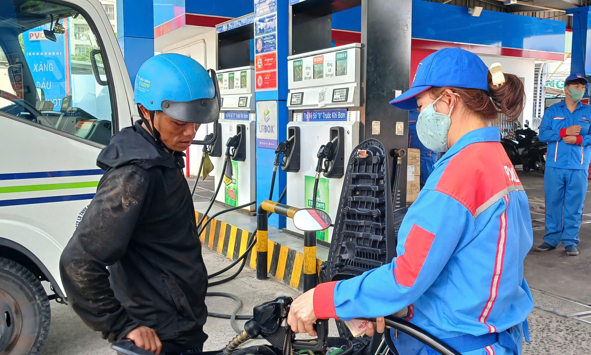 Người tiêu dùng dần cởi mở với xăng sinh học E10 - Báo VnExpress Kinh doanh
