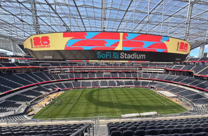 SoFi Stadium (California) là một trong các sân vận động sẽ tổ chức các trận đấu tại World Cup. Sân vận động SoFi tại California chuẩn bị cho World Cup