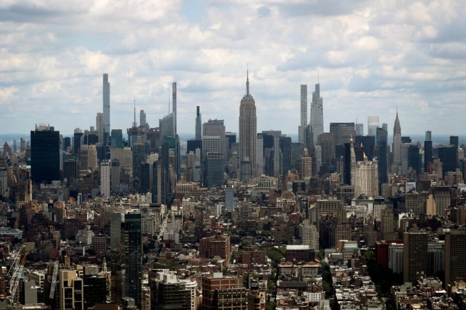 Một góc Manhattan nhìn từ tháp One World Trade Center tháng 6/2021. Ảnh: Reuters