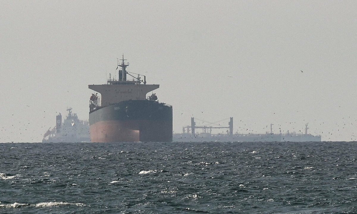 Nguồn cung dầu khí khó giải tỏa ngay sau thỏa thuận Mỹ - Iran