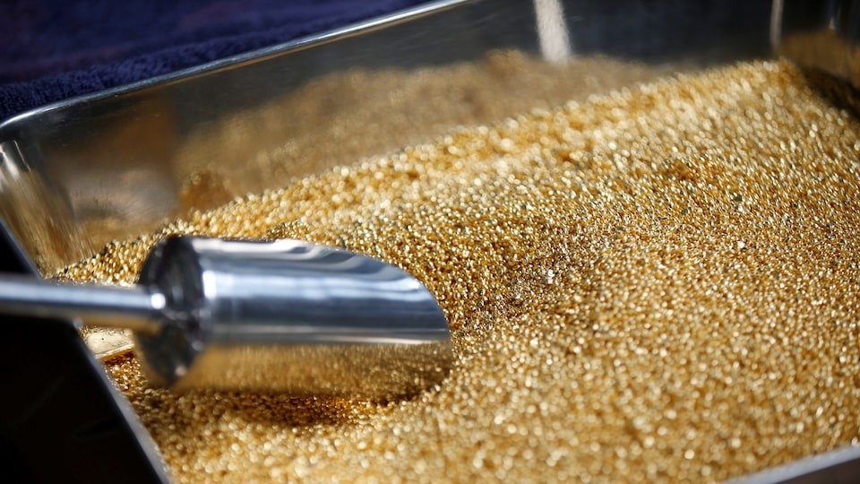 World gold prices go up three consecutive sessions
