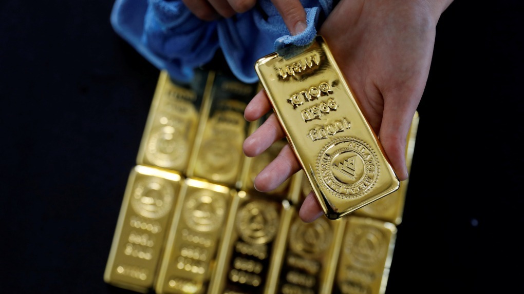 World gold prices turned their heads down