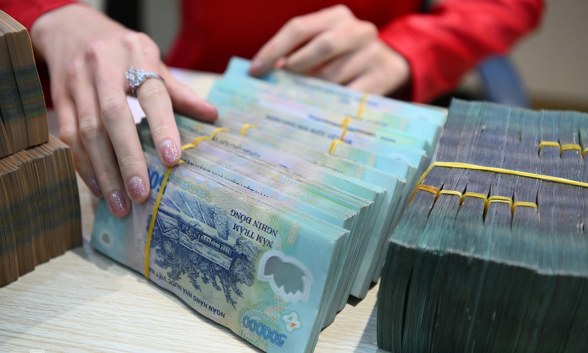 Ngân hàng đua phát hành trái phiếu lãi suất trên 8,3%