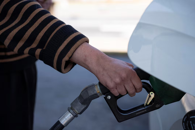 People refuel at gas station in Georgia (US), March 2026. Photo: Reuters