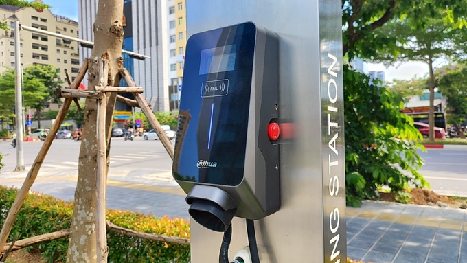 Một trạm sạc xe điện. Ảnh: Lương Dũng