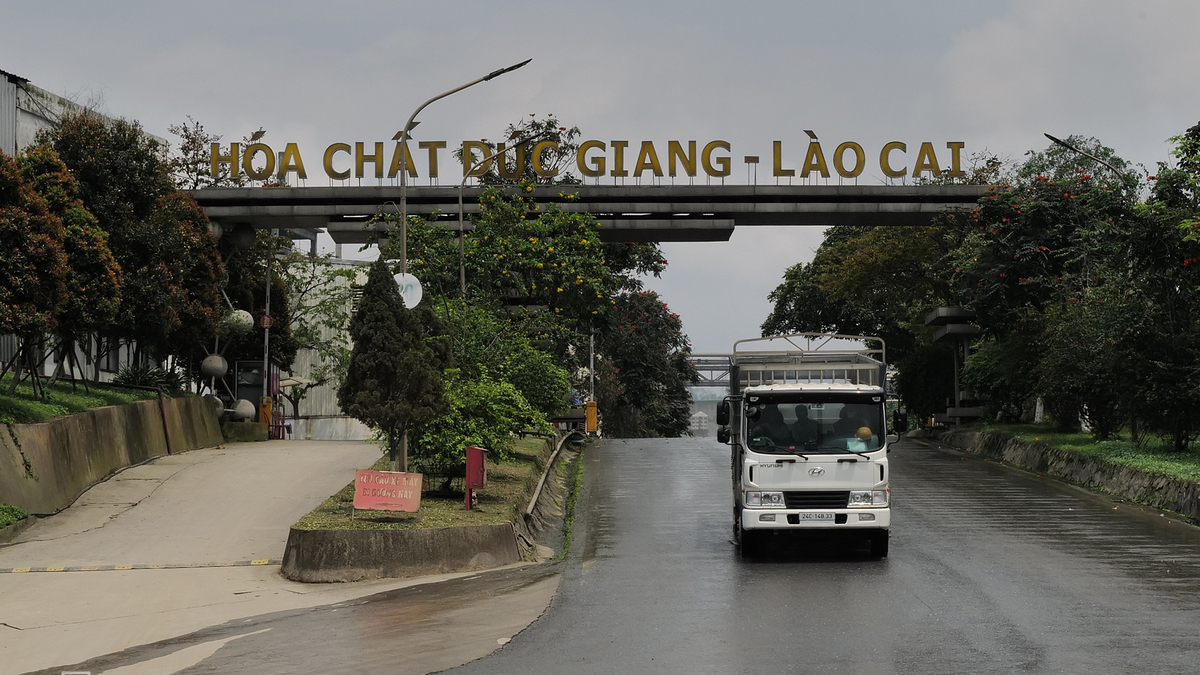 Cổ phiếu Hóa chất Đức Giang vào diện cảnh báo