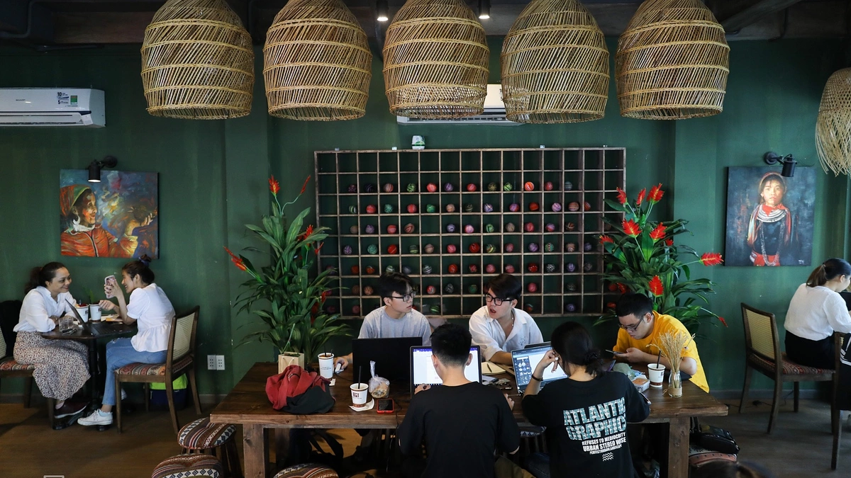 Các nước thu tiền bản quyền âm nhạc từ quán cà phê, nhà hàng khác Việt Nam ra sao?