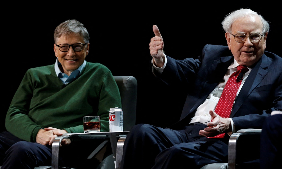 Warren Buffett hoãn quyên góp cho quỹ từ thiện của Bill Gates