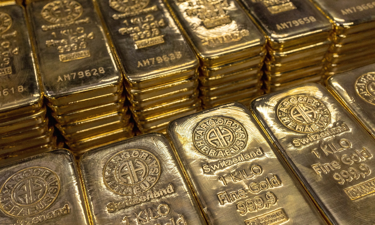 Các ngân hàng trung ương muốn bán USD mua vàng