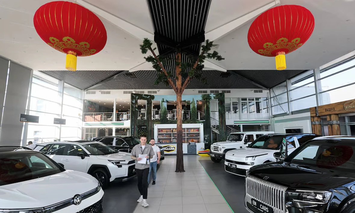Thiếu xăng, người Nga tăng mua xe điện Trung Quốc