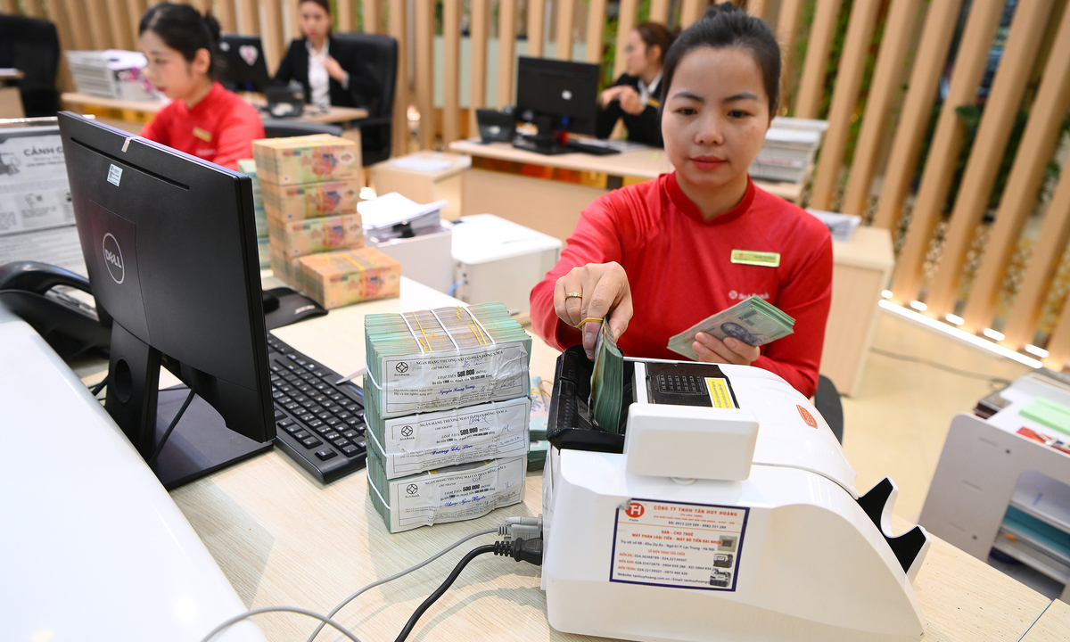 Ngân hàng phải cung cấp số dư tài khoản, giao dịch đáng ngờ cho cơ quan thuế