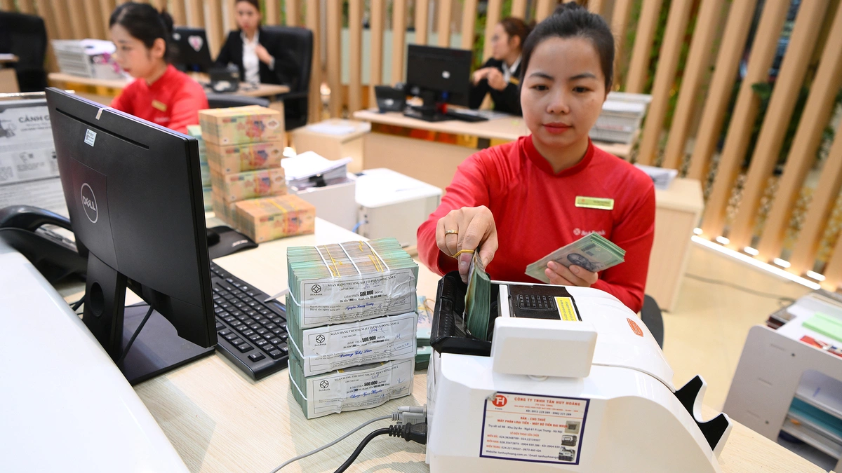Ngân hàng phải cung cấp số dư tài khoản, giao dịch đáng ngờ cho cơ quan thuế