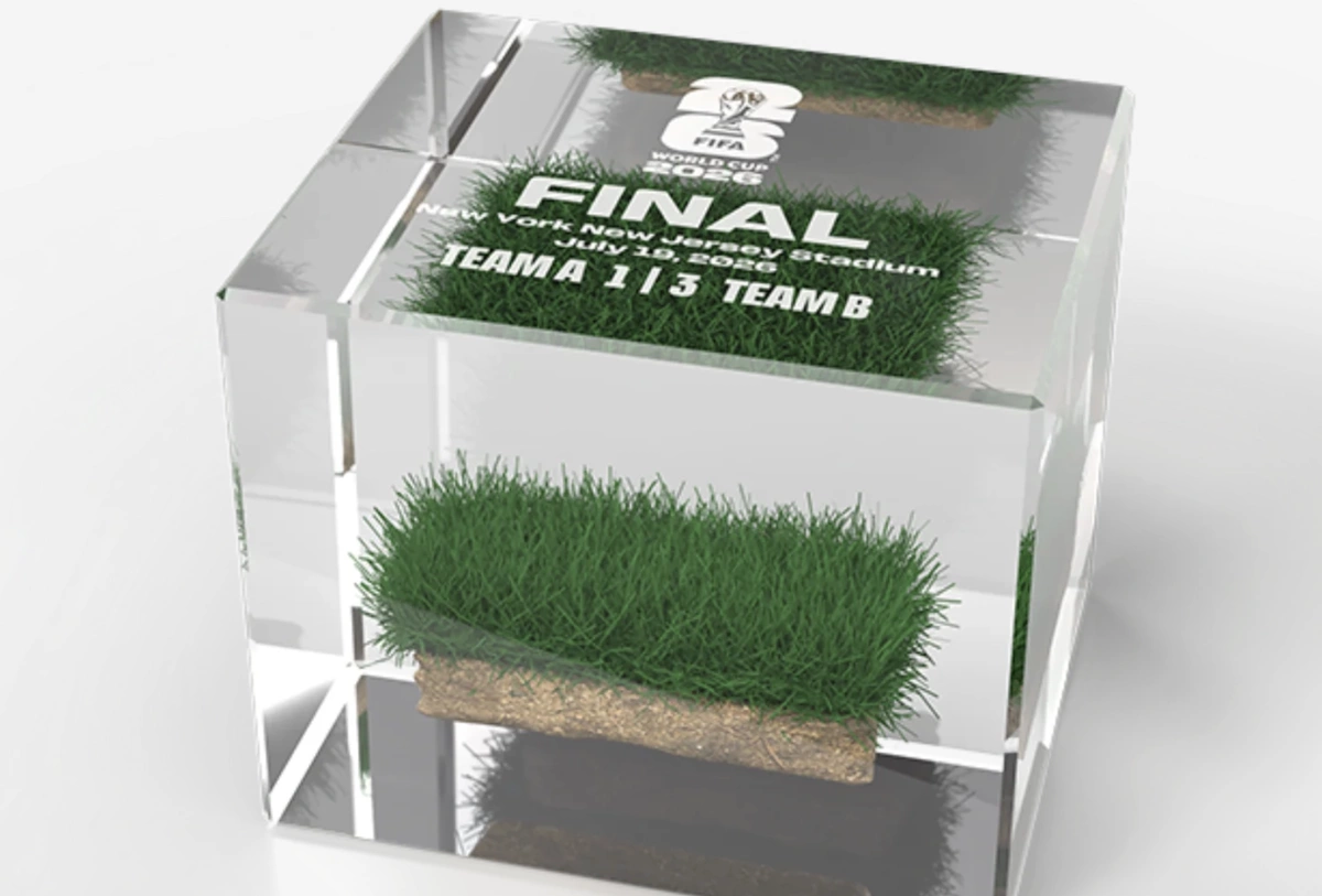 FIFA bán mảnh cỏ sân chung kết World Cup giá 450 USD