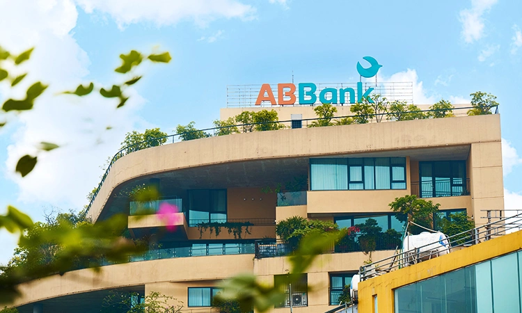 ABBank đạt lợi nhuận trước thuế kỷ lục 3.016 tỷ đồng 6 tháng đầu năm