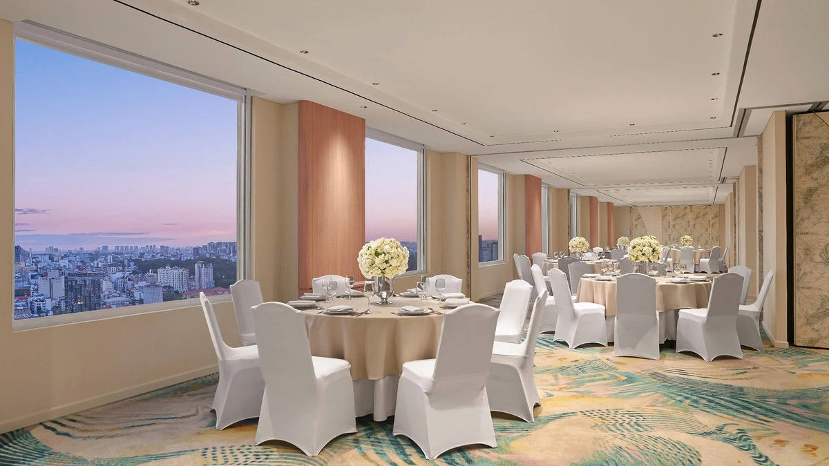 Tổ hợp hội nghị, giải trí trên tầng 23 Sheraton Saigon Grand Opera Hotel