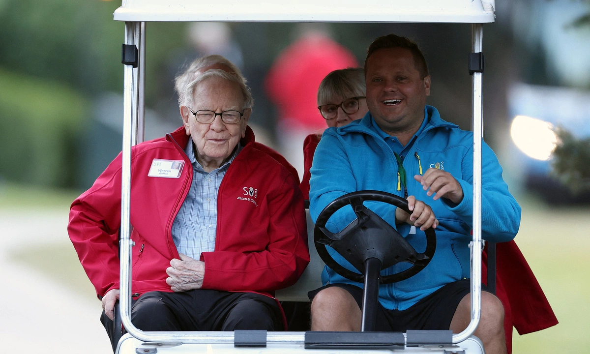 Warren Buffett: 'Tôi là một trong 10 người may mắn nhất thế giới'