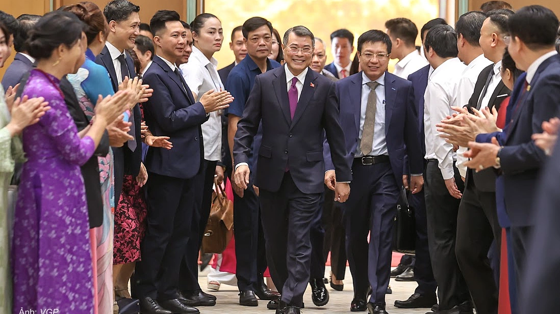 Thủ tướng: 'Có vấn đề gì khen Chính phủ thì để dịp khác'