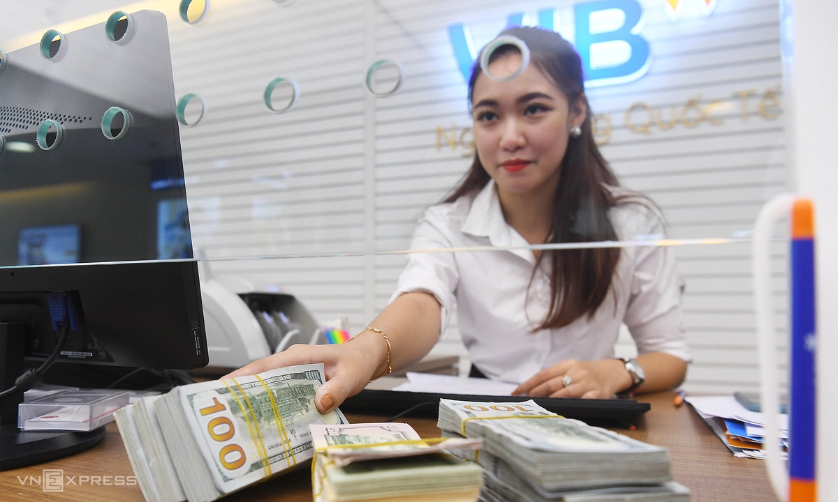 Một ngân hàng giảm gần 700 nhân viên nửa đầu năm