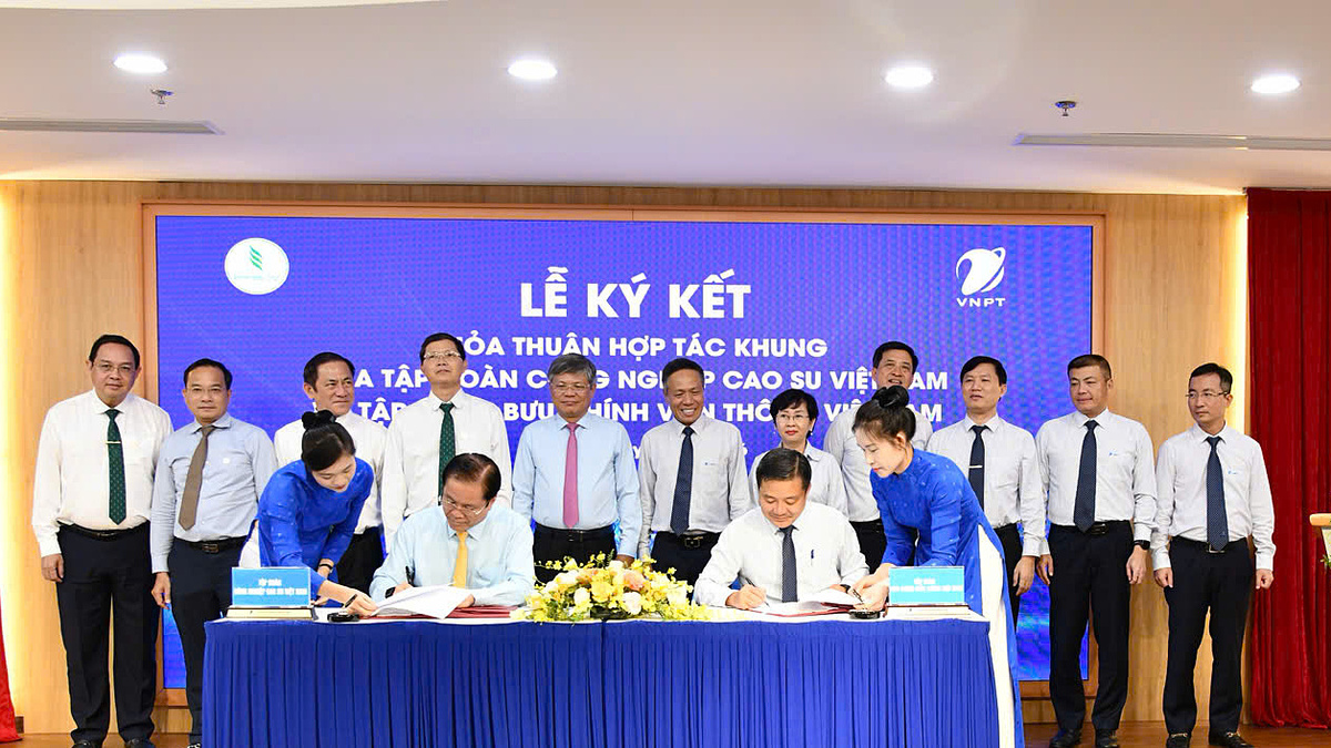 VNPT hợp tác Tập đoàn Cao su phát triển khu công nghiệp công nghệ số