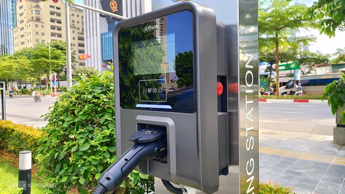 Trạm sạc xe điện dự kiến phải công khai đơn giá