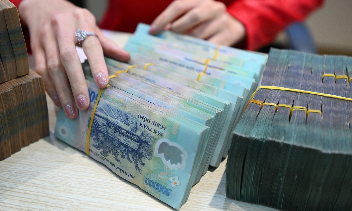 Những doanh nghiệp lãi nhất trên sàn nửa đầu năm