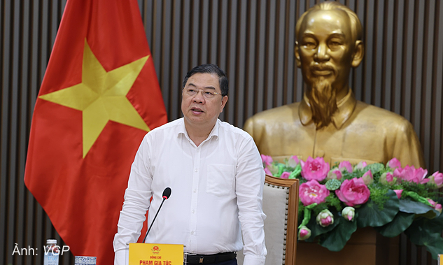 Phó Thủ tướng yêu cầu thí điểm xe ba bánh điện không dùng ngân sách