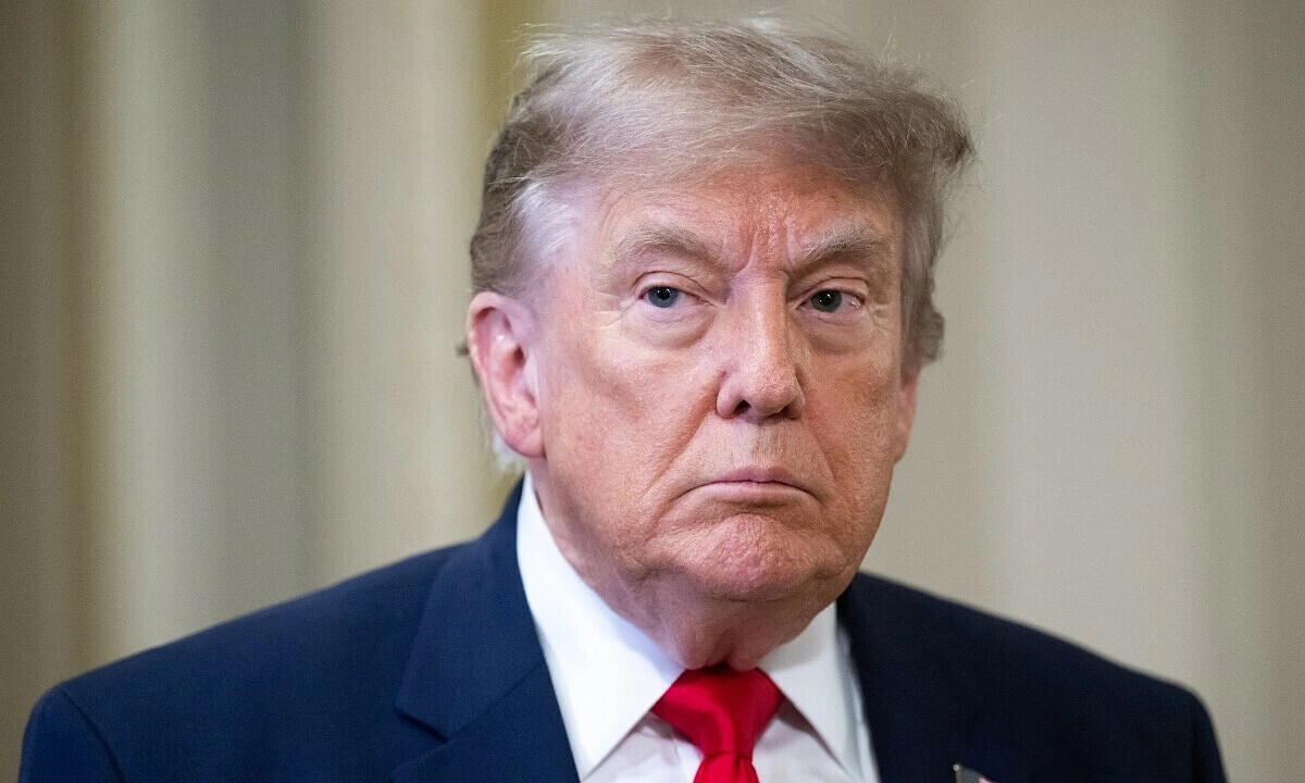 Ông Trump hoãn áp thuế 50% lên hàng hóa Canada