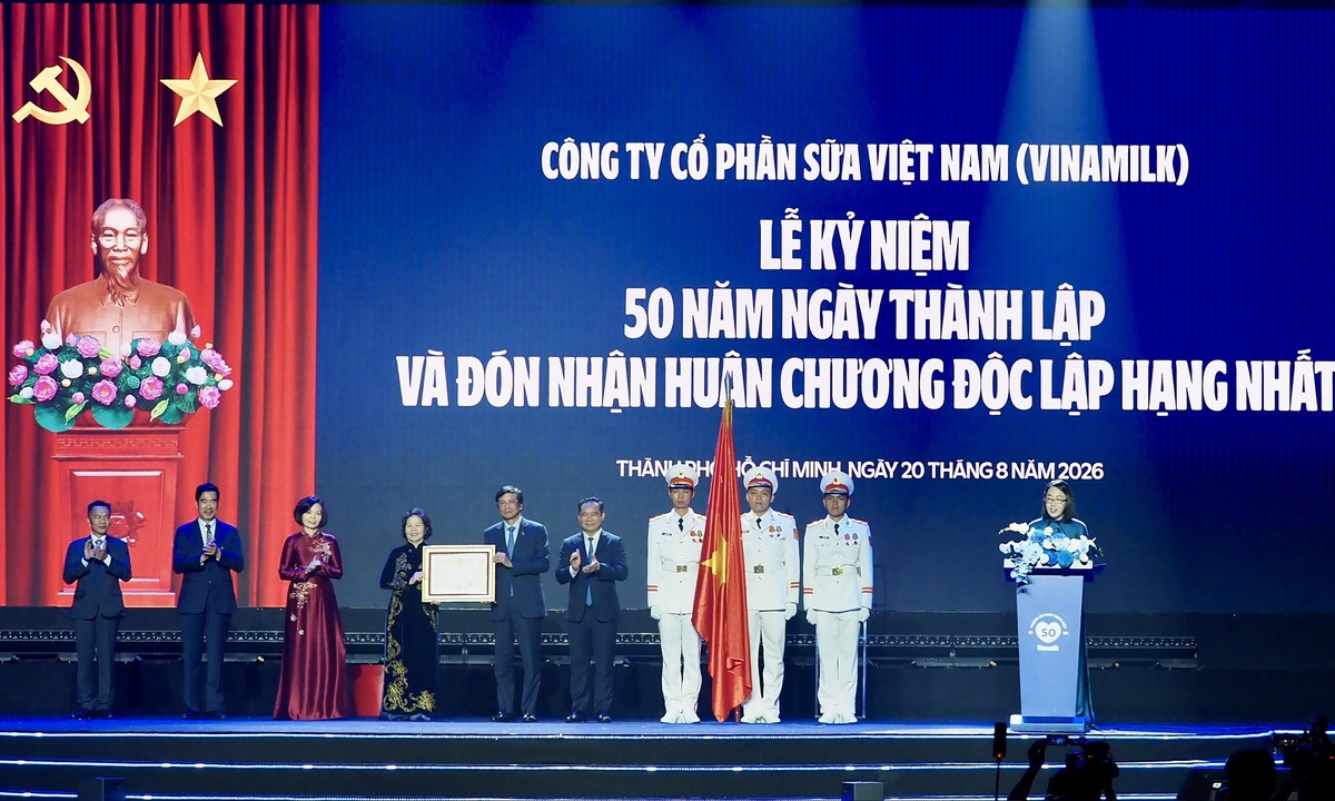 Vinamilk nhận Huân chương Độc lập hạng Nhất