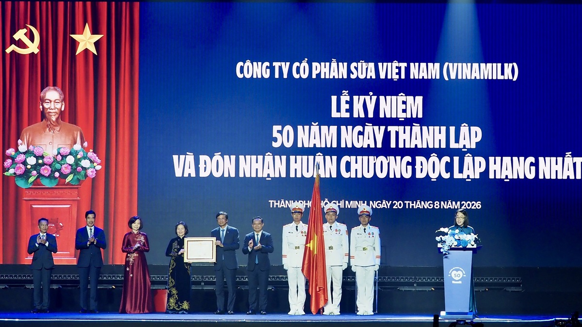 Vinamilk nhận Huân chương Độc lập hạng Nhất