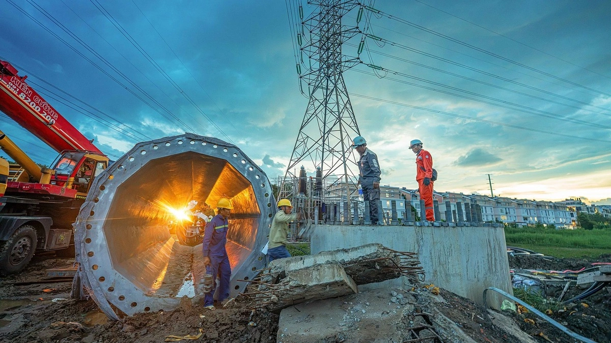 Bàn giao tuyến cáp ngầm 220kV dài 3,2 km từ Nhà Bè đến cầu Rạch Đỉa