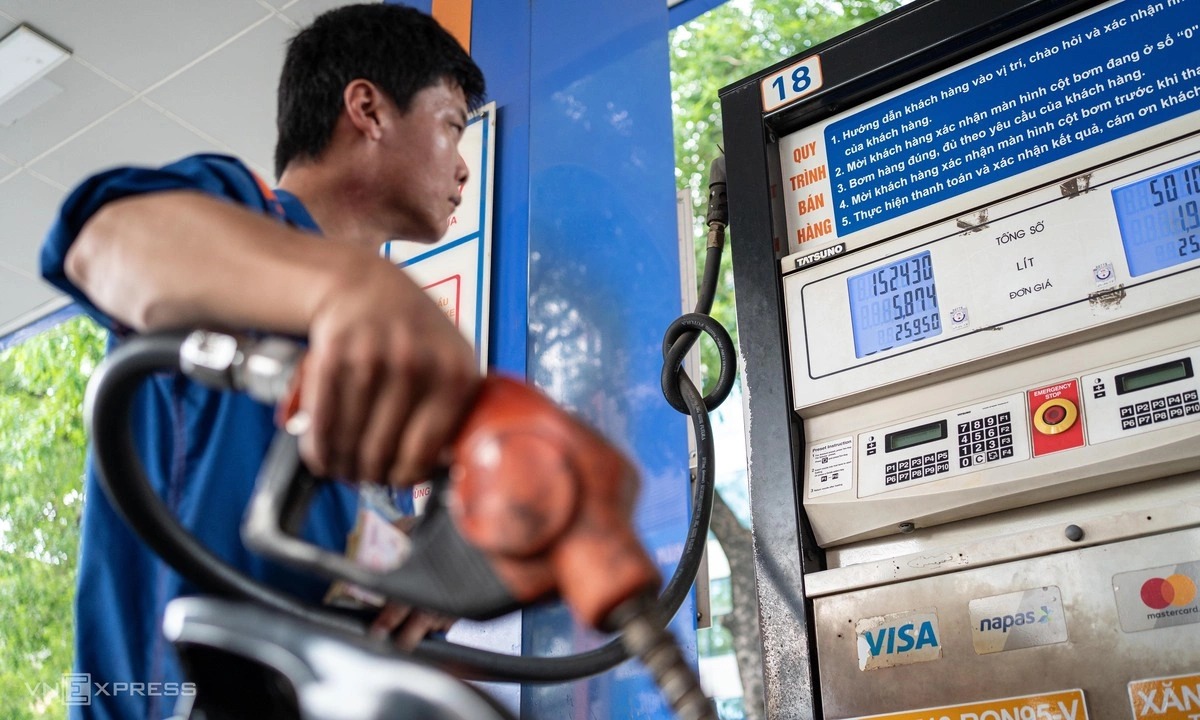 Giá xăng, dầu trong nước đồng loạt giảm từ 15h hôm nay