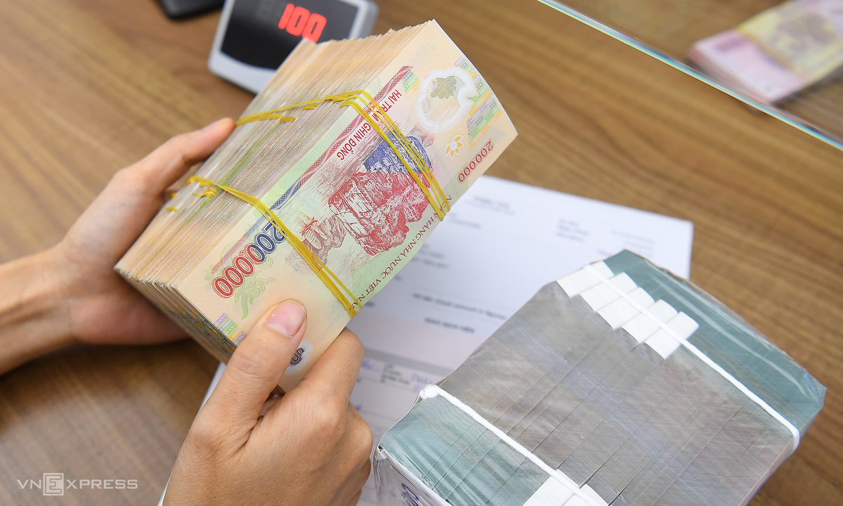 Hộ kinh doanh thu đến 10 tỷ đồng tạm nộp thuế ra sao?