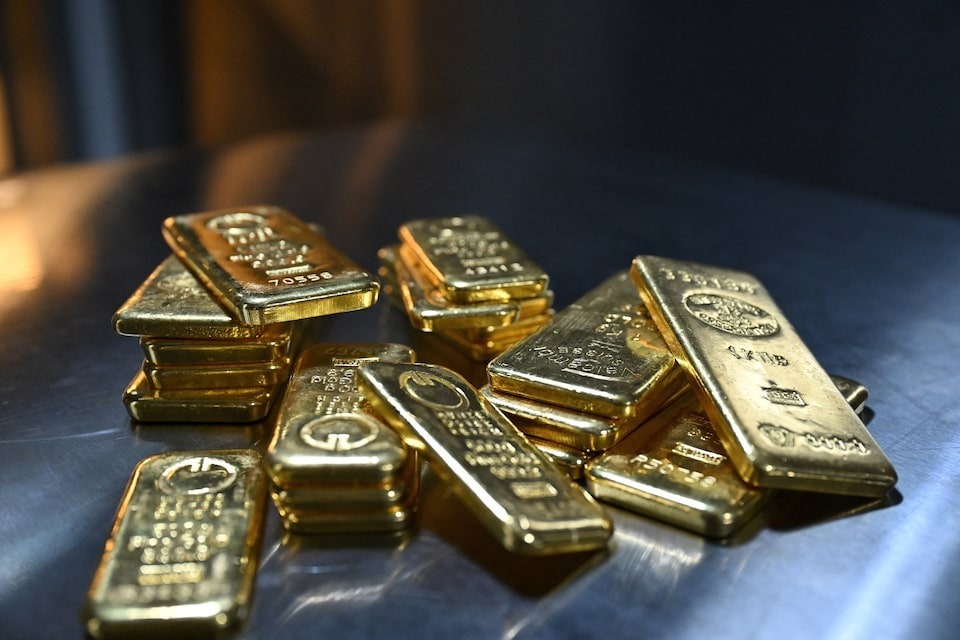 Giá vàng thế giới xuống thấp nhất 2 tuần, giảm hơn 100 USD/ounce
