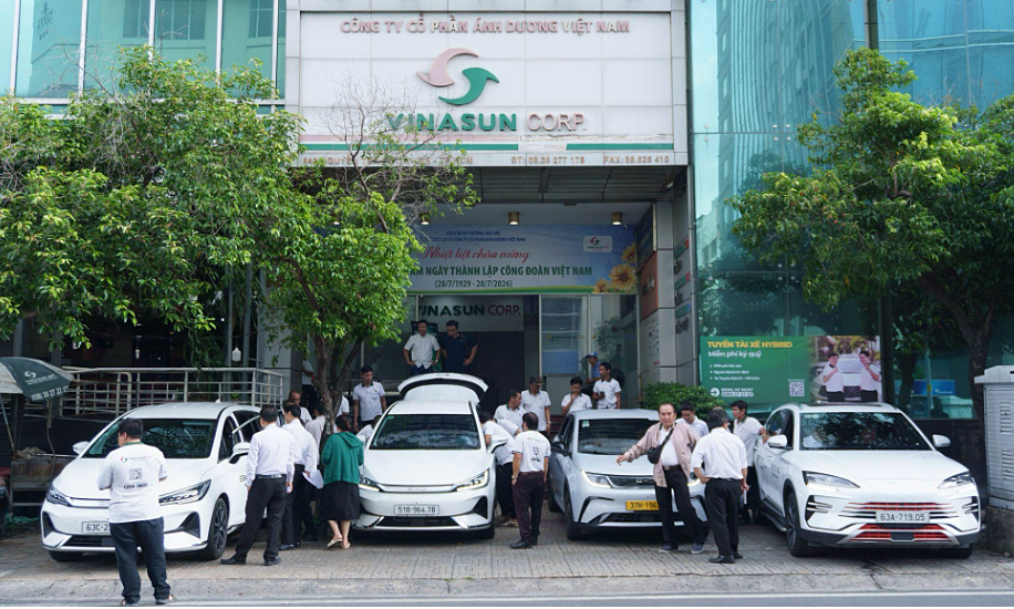 BYD NEG hướng dẫn 200 tài xế Vinasun sử dụng ôtô điện