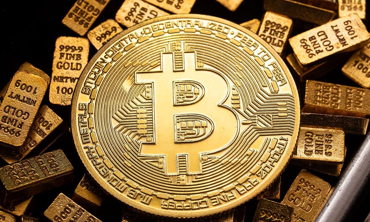 Bitcoin vượt vàng lên mức cao nhất từ tháng 1 do lo ngại nợ công