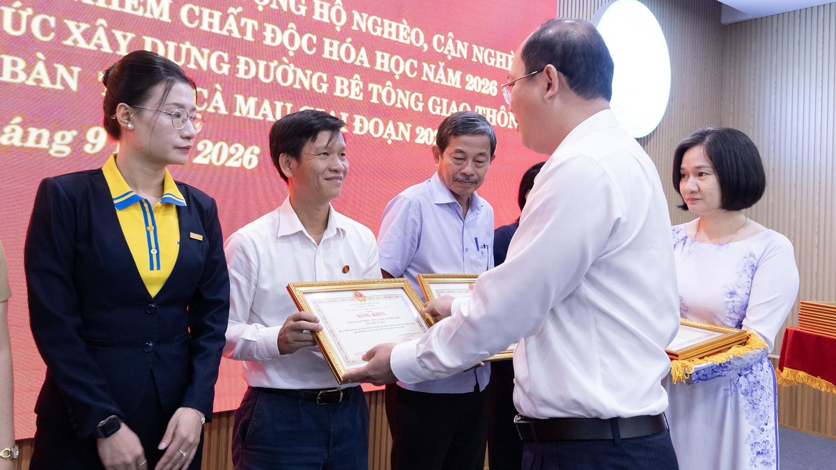 Phân bón Cà Mau nhận bằng khen nhờ đóng góp an sinh xã hội