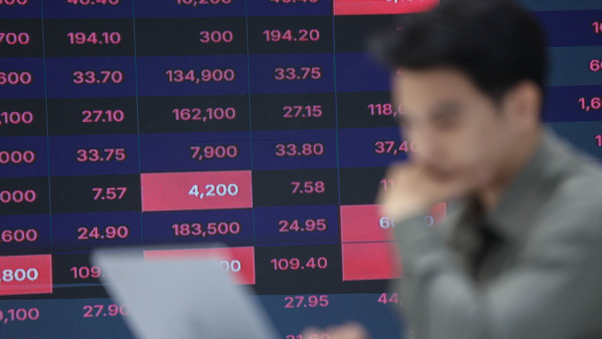 VN-Index giảm hơn 30 điểm
