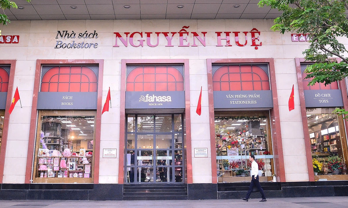 Fahasa đạt doanh thu 2.170 tỷ đồng trong nửa đầu năm, bình quân 12 tỷ/ngày