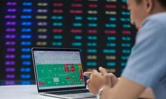 Nhà đầu tư ngoại gom hàng trước ngày nâng hạng chứng khoán