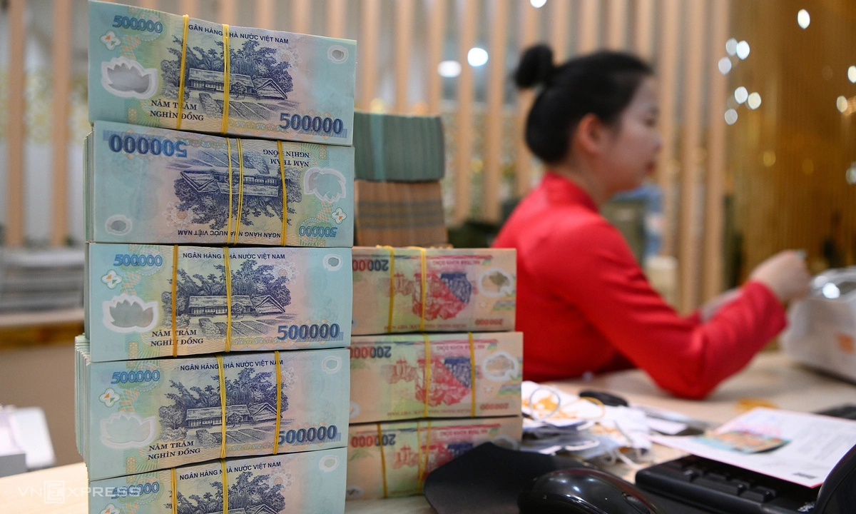 Lãi suất liên ngân hàng qua đêm tăng lên 7%, NHNN bơm ròng 48.000 tỷ đồng
